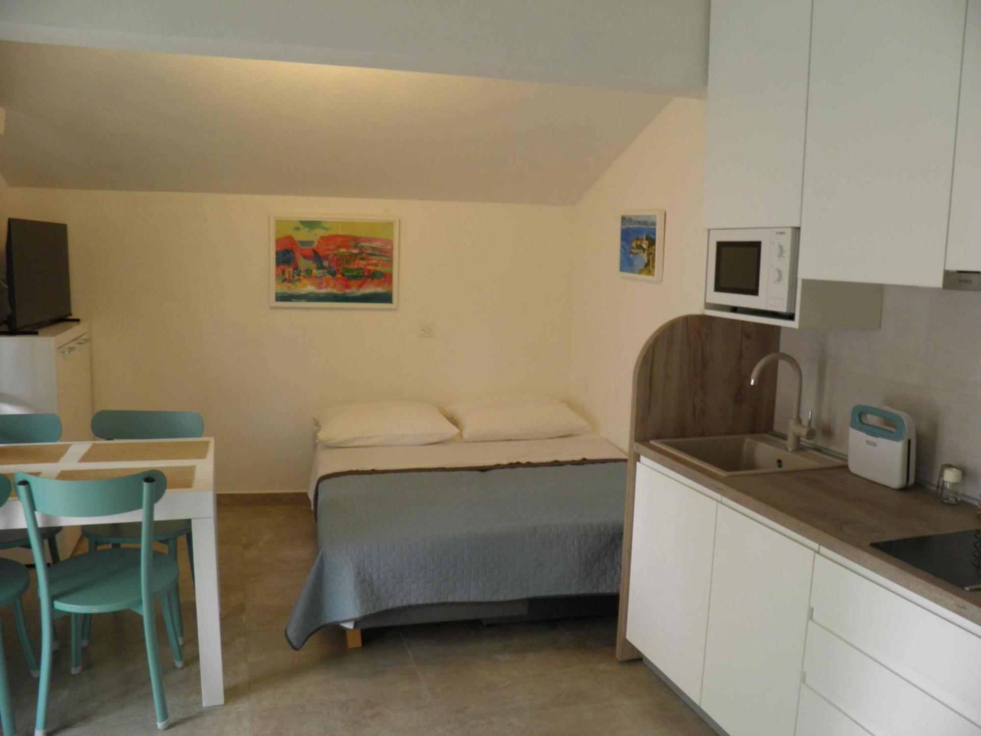 Apartments Marcic Бол Екстериор снимка