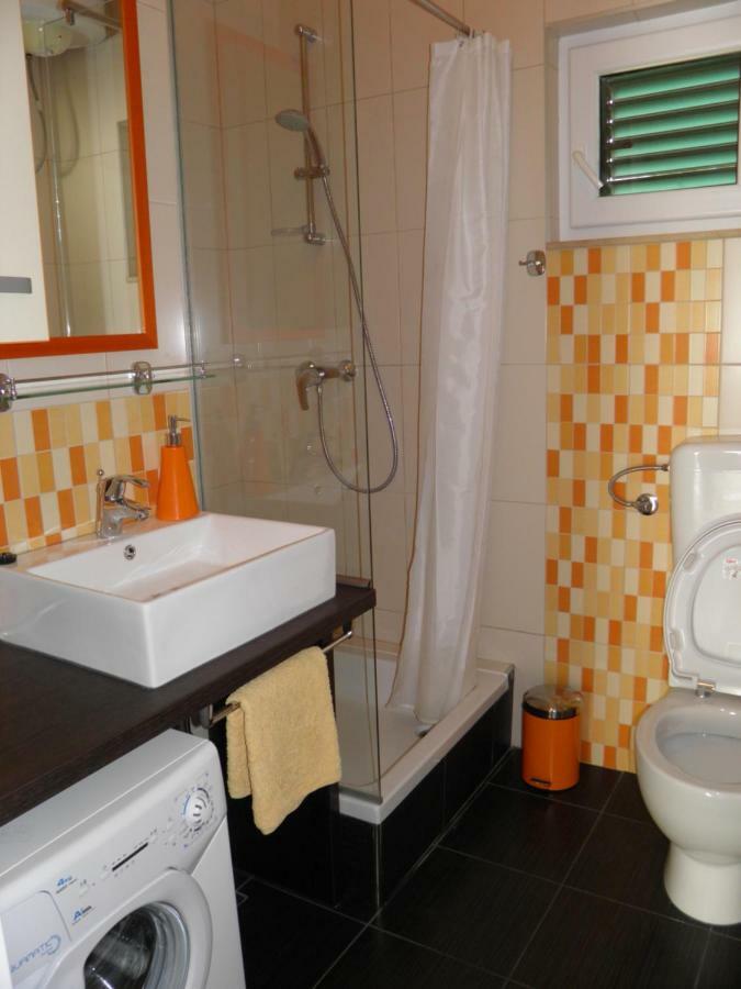 Apartments Marcic Бол Екстериор снимка