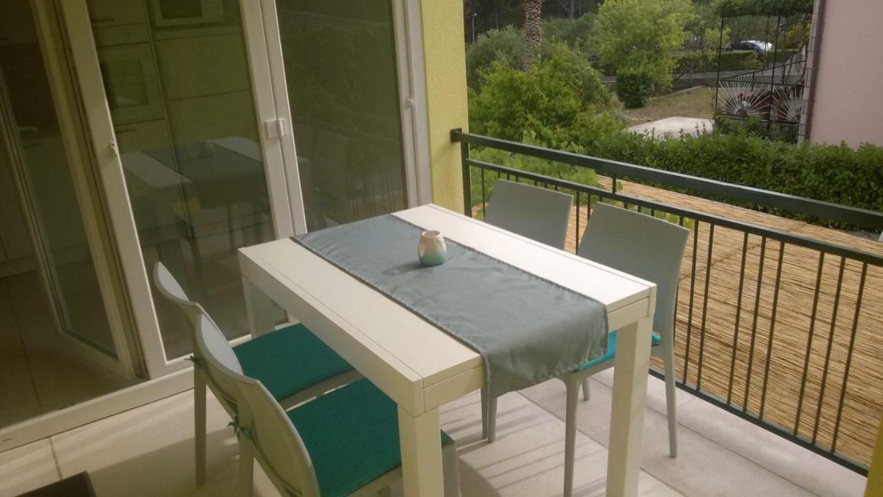 Apartments Marcic Бол Екстериор снимка