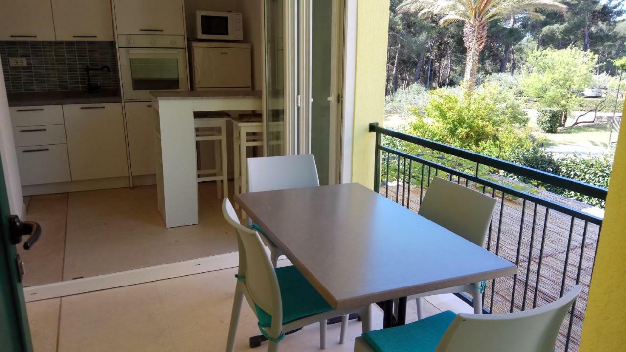 Apartments Marcic Бол Екстериор снимка